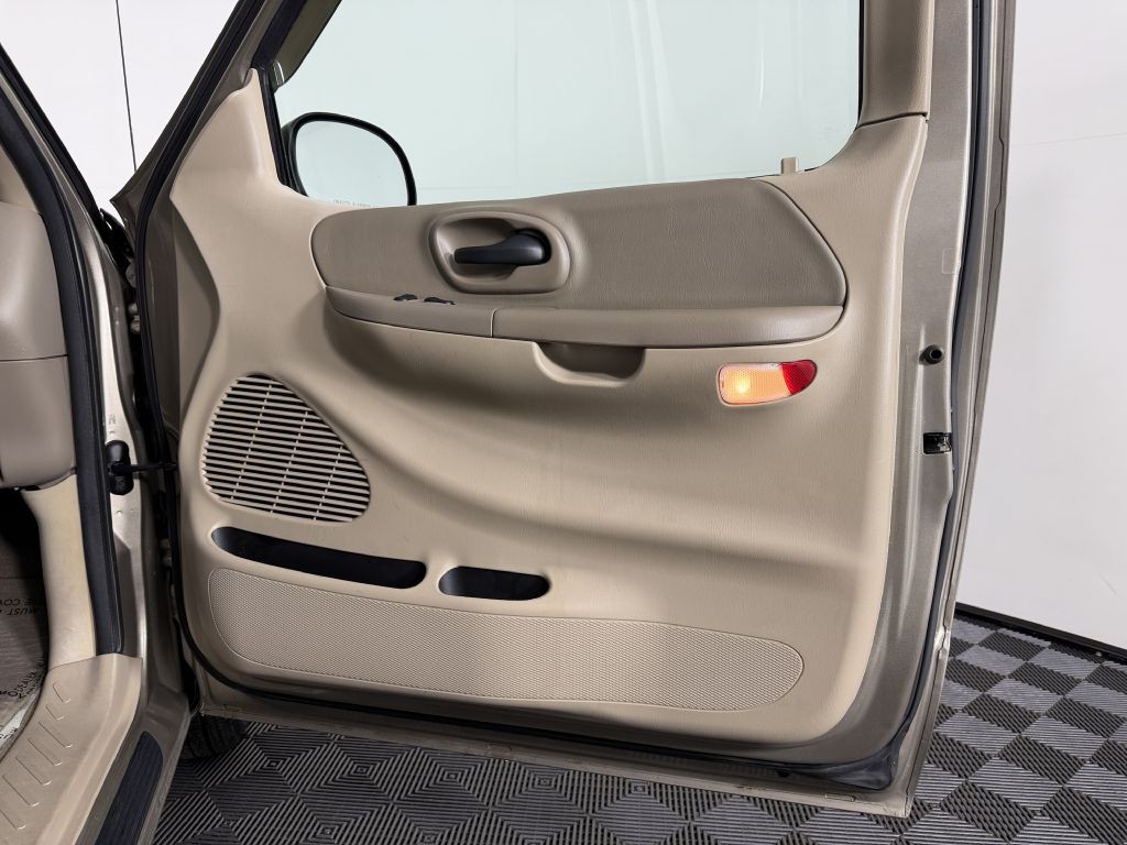 2002 Ford F-150 Image 20