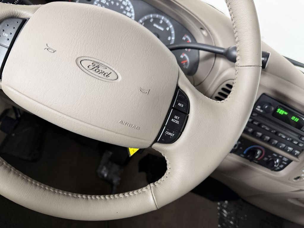 2002 Ford F-150 Image 30