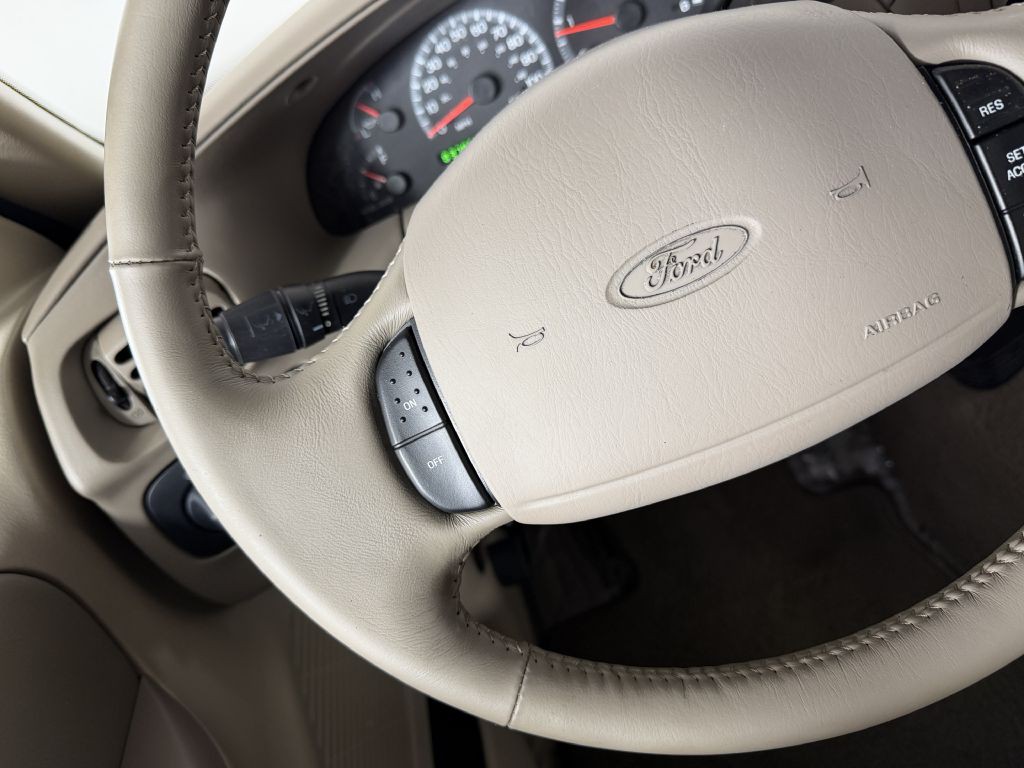2002 Ford F-150 Image 32