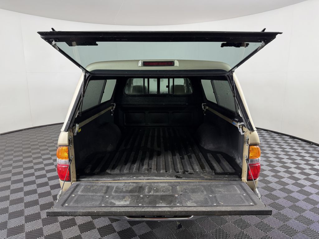 2002 Toyota Tacoma Image 8