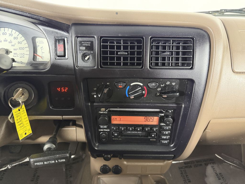 2002 Toyota Tacoma Image 21