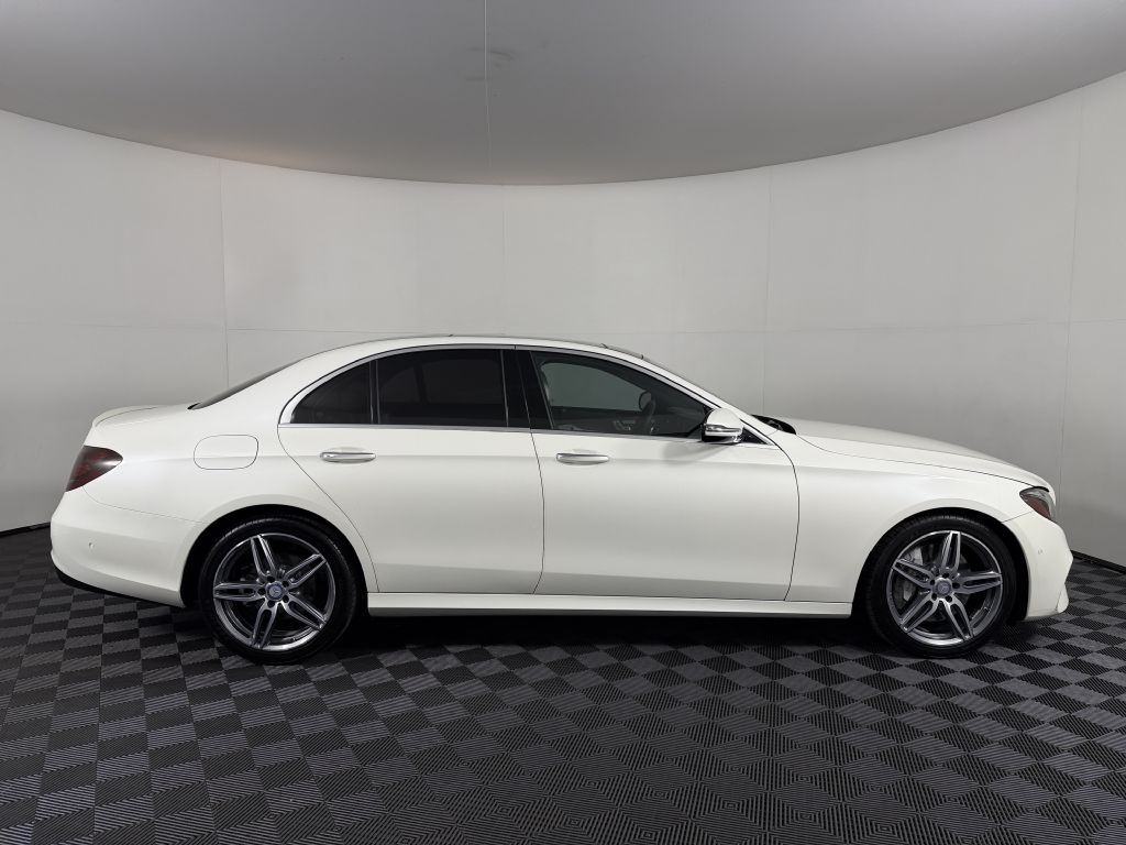 2017 Mercedes-Benz E-Class Image 4