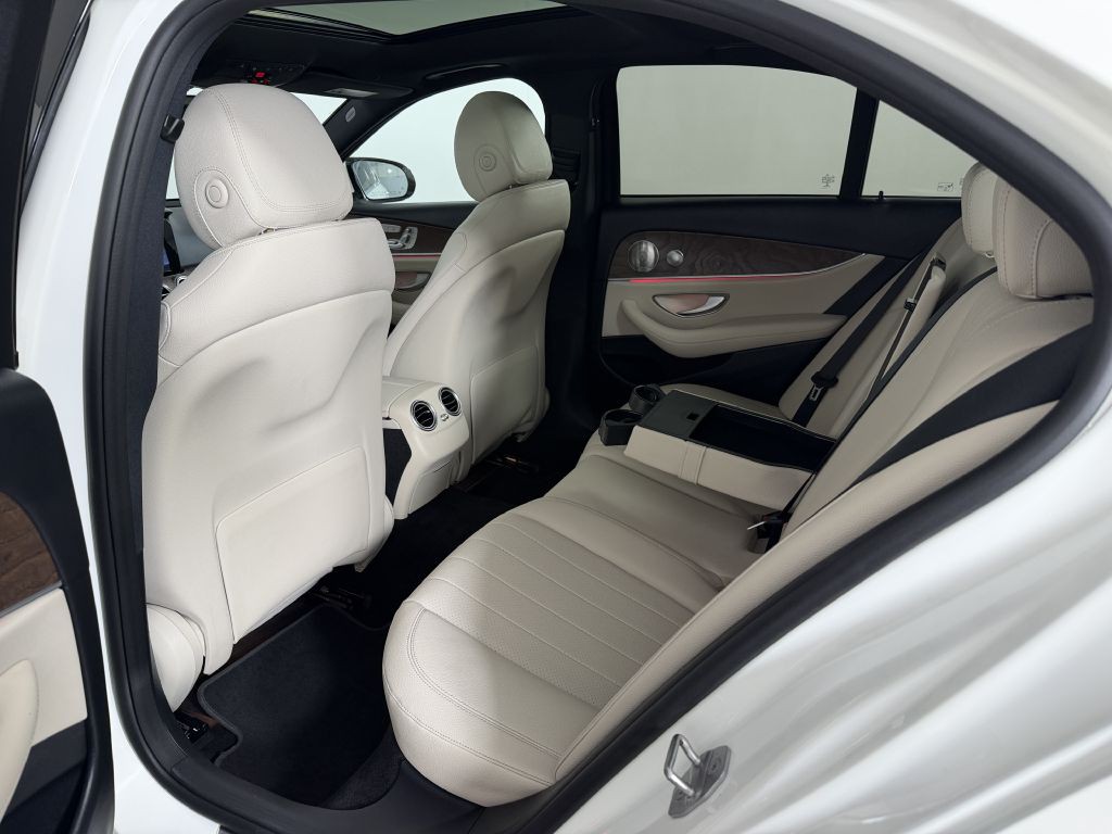2017 Mercedes-Benz E-Class Image 14