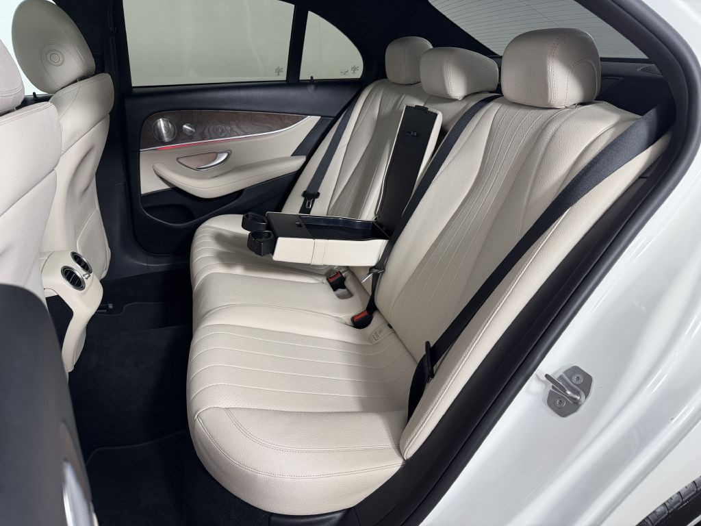 2017 Mercedes-Benz E-Class Image 15