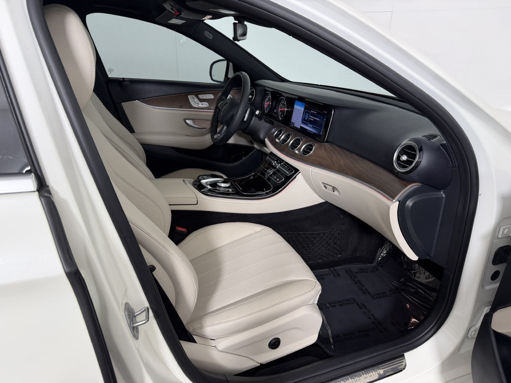 2017 Mercedes-Benz E-Class Image 18
