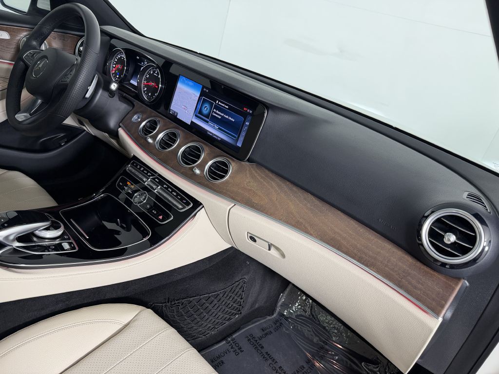 2017 Mercedes-Benz E-Class Image 19