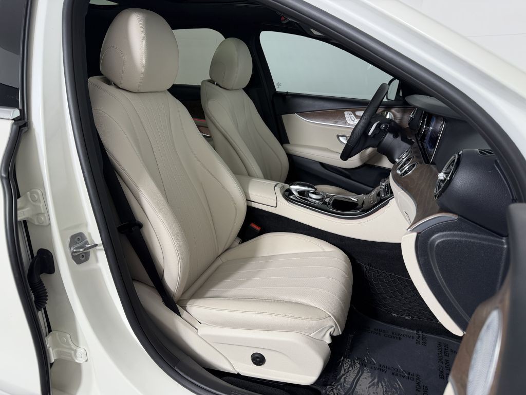 2017 Mercedes-Benz E-Class Image 20