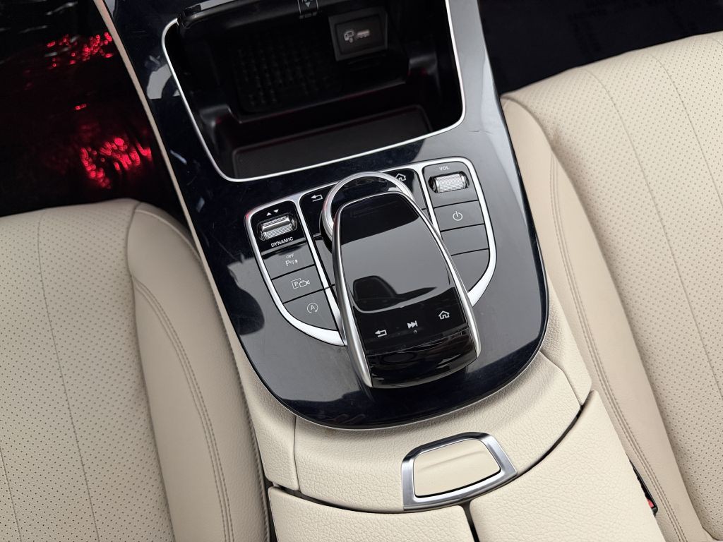 2017 Mercedes-Benz E-Class Image 30