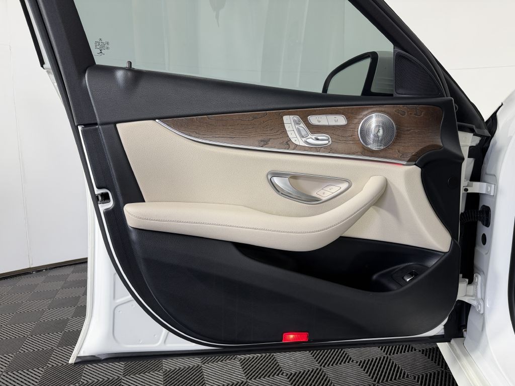 2017 Mercedes-Benz E-Class Image 35