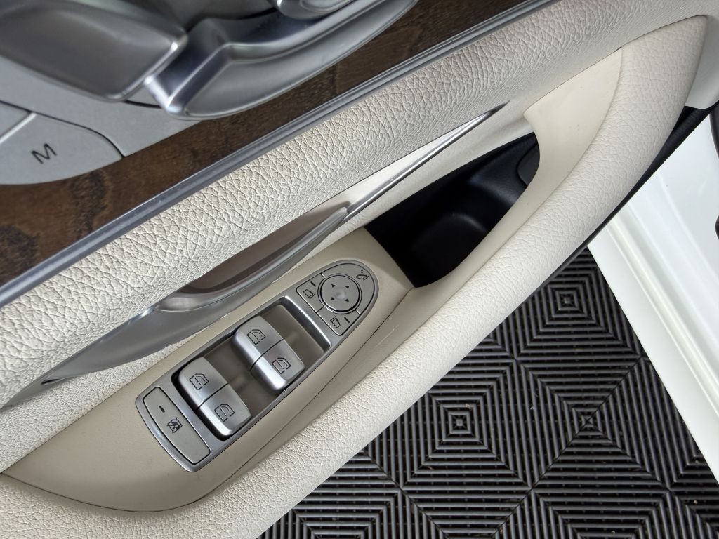 2017 Mercedes-Benz E-Class Image 37