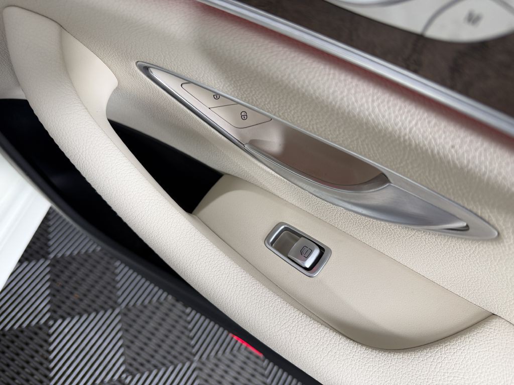 2017 Mercedes-Benz E-Class Image 47