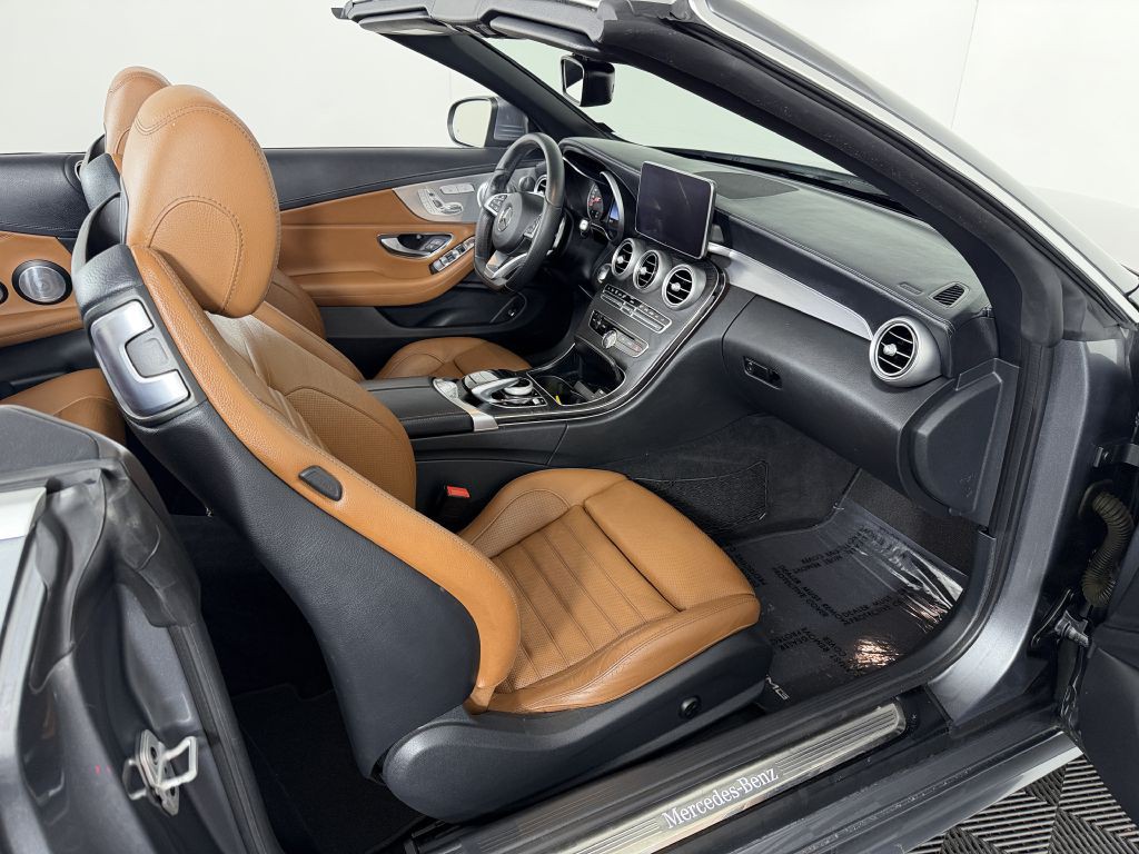 2017 Mercedes-Benz C-Class Image 21