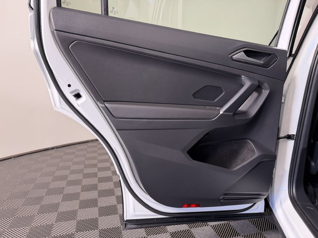 2018 Volkswagen Tiguan Image 40
