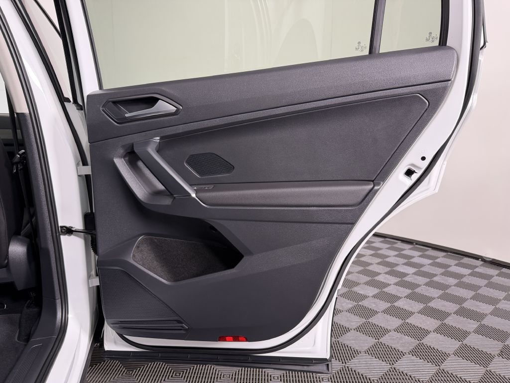 2018 Volkswagen Tiguan Image 43