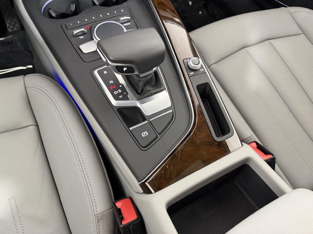 2018 Audi A4 Image 32