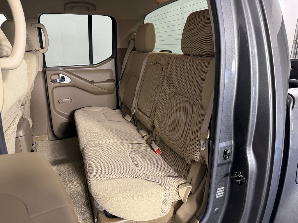2005 Nissan Frontier Image 16