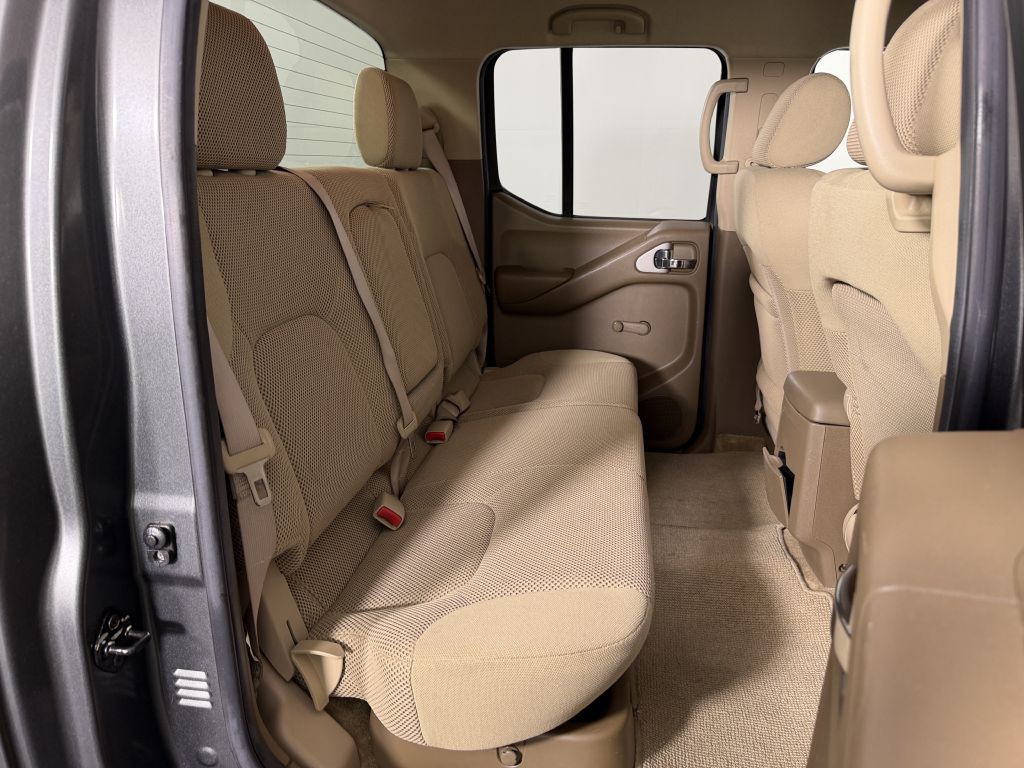 2005 Nissan Frontier Image 18