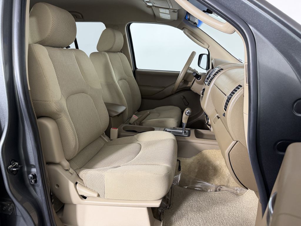 2005 Nissan Frontier Image 21