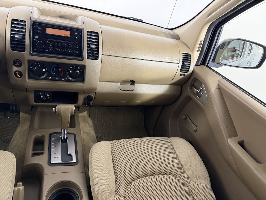 2005 Nissan Frontier Image 22
