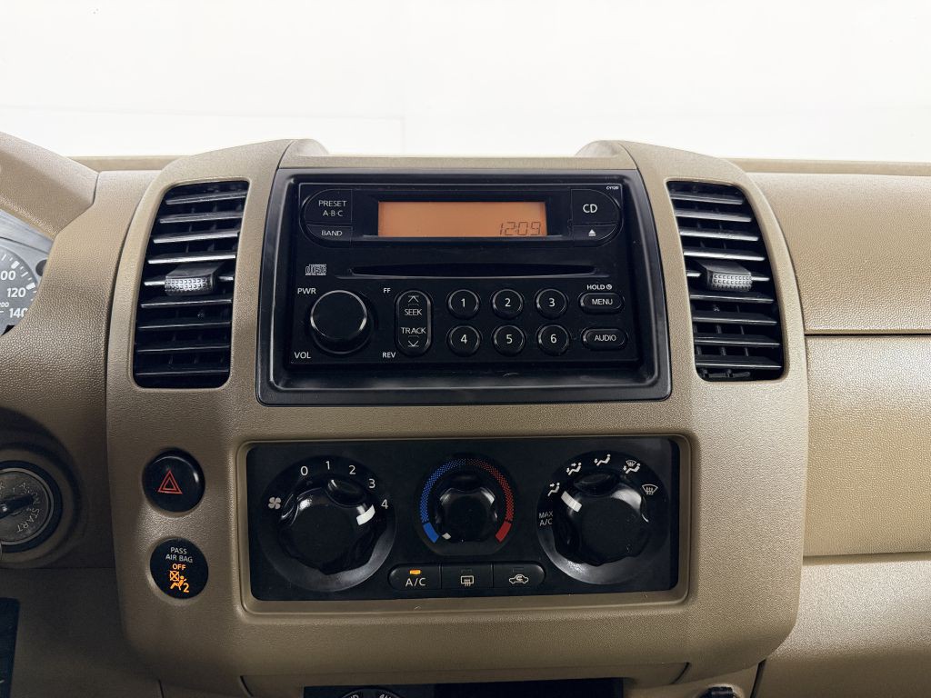 2005 Nissan Frontier Image 26