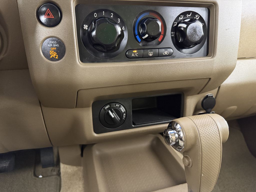 2005 Nissan Frontier Image 27