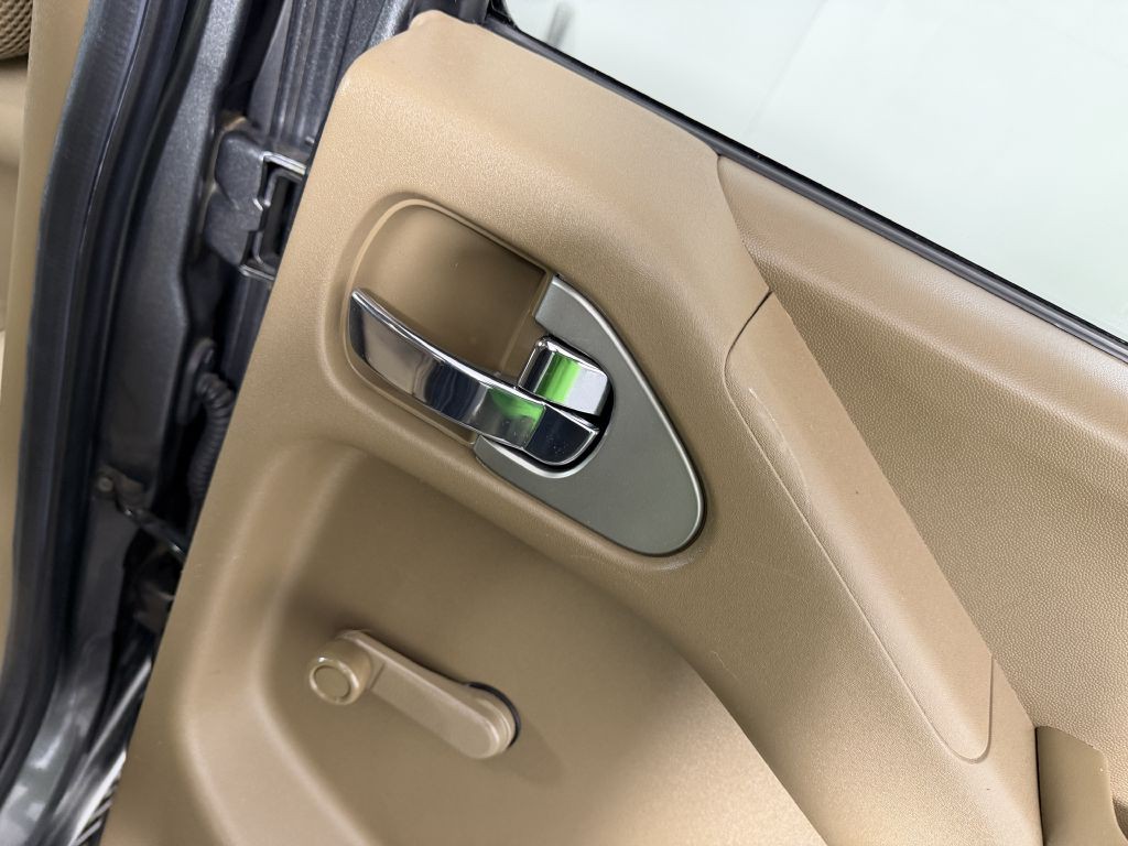 2005 Nissan Frontier Image 37