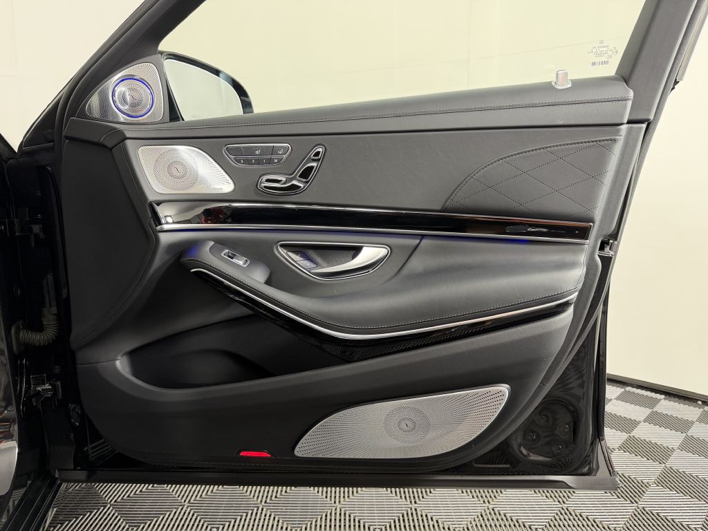 2017 Mercedes-Benz S-Class Image 57