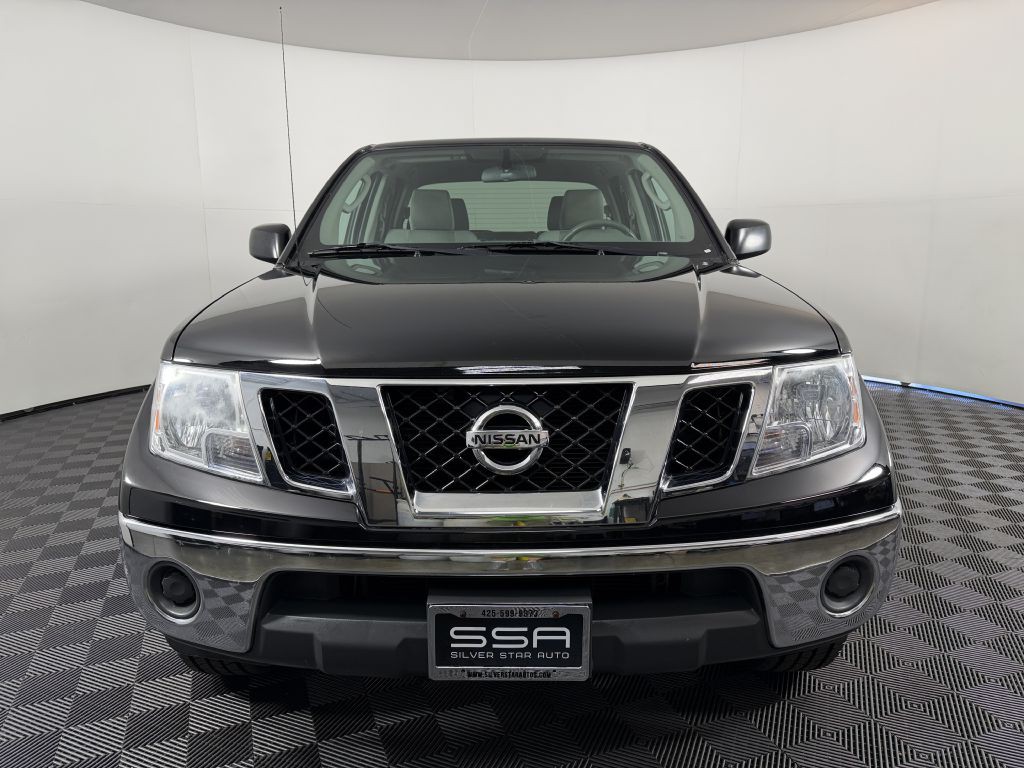2010 Nissan Frontier Image 2
