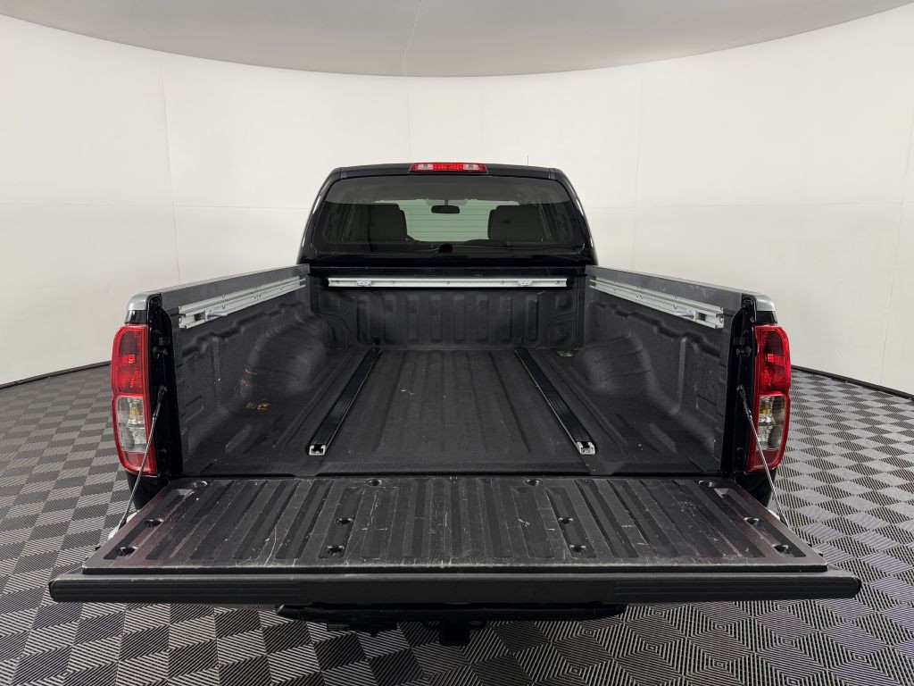 2010 Nissan Frontier Image 8
