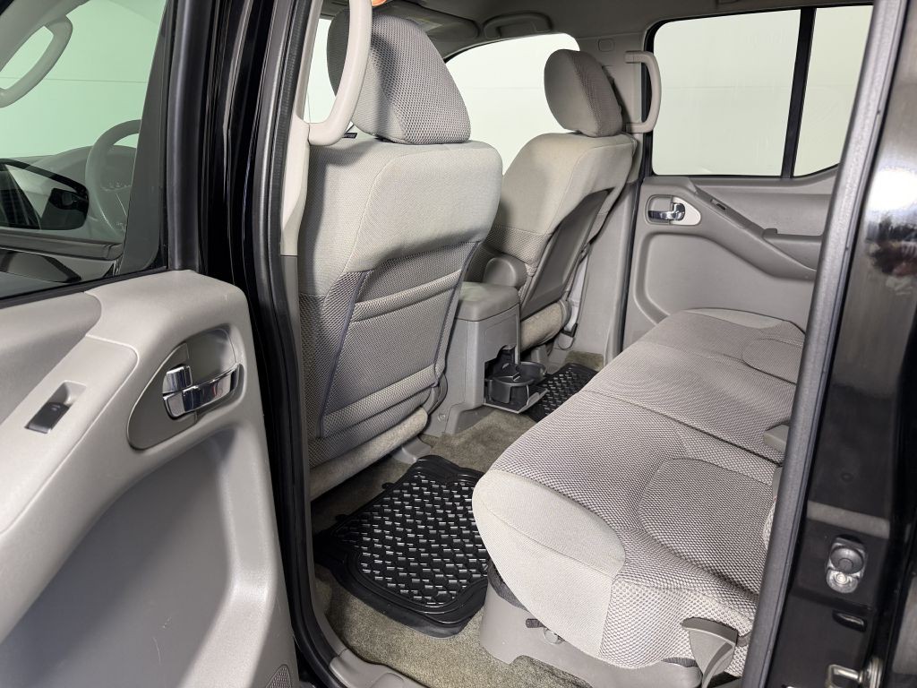 2010 Nissan Frontier Image 19