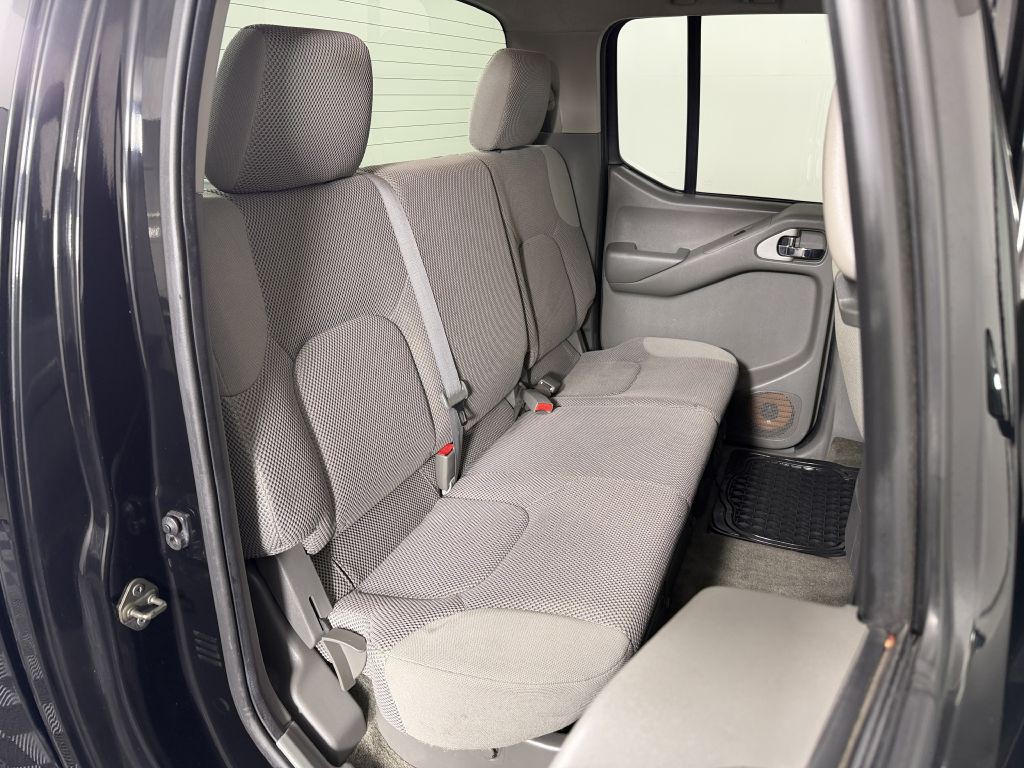 2010 Nissan Frontier Image 22