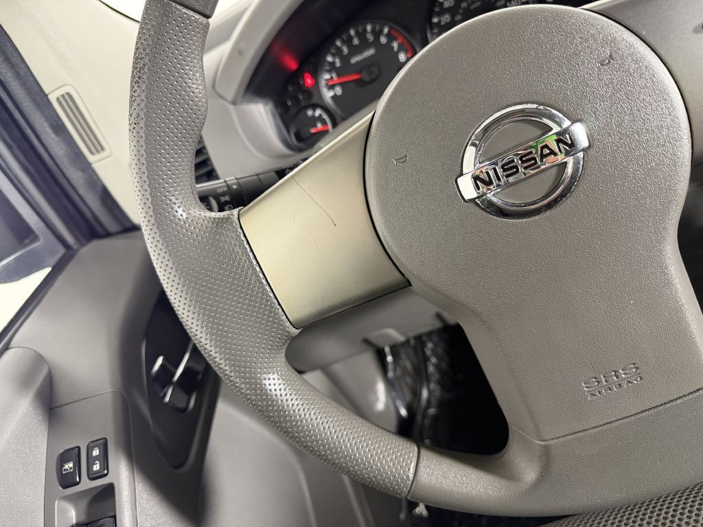 2010 Nissan Frontier Image 25