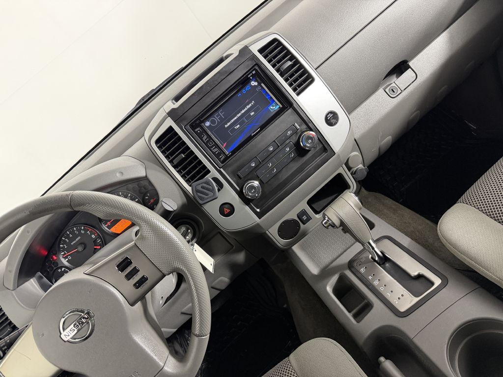 2010 Nissan Frontier Image 26