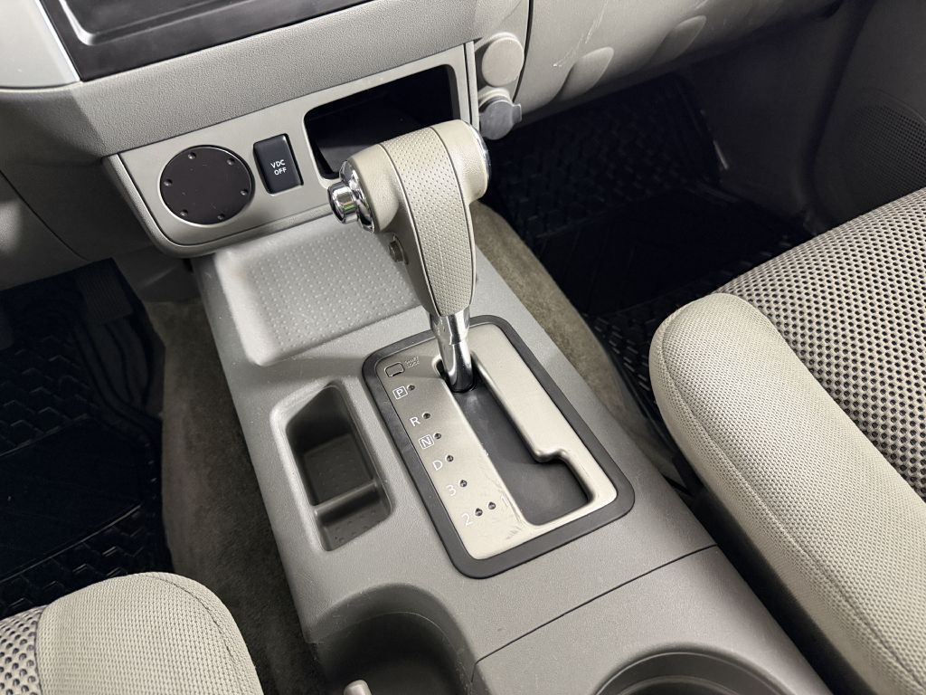 2010 Nissan Frontier Image 28