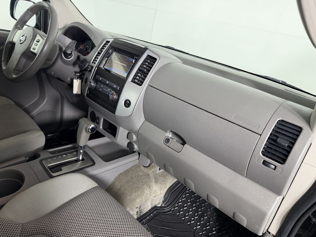 2010 Nissan Frontier Image 39