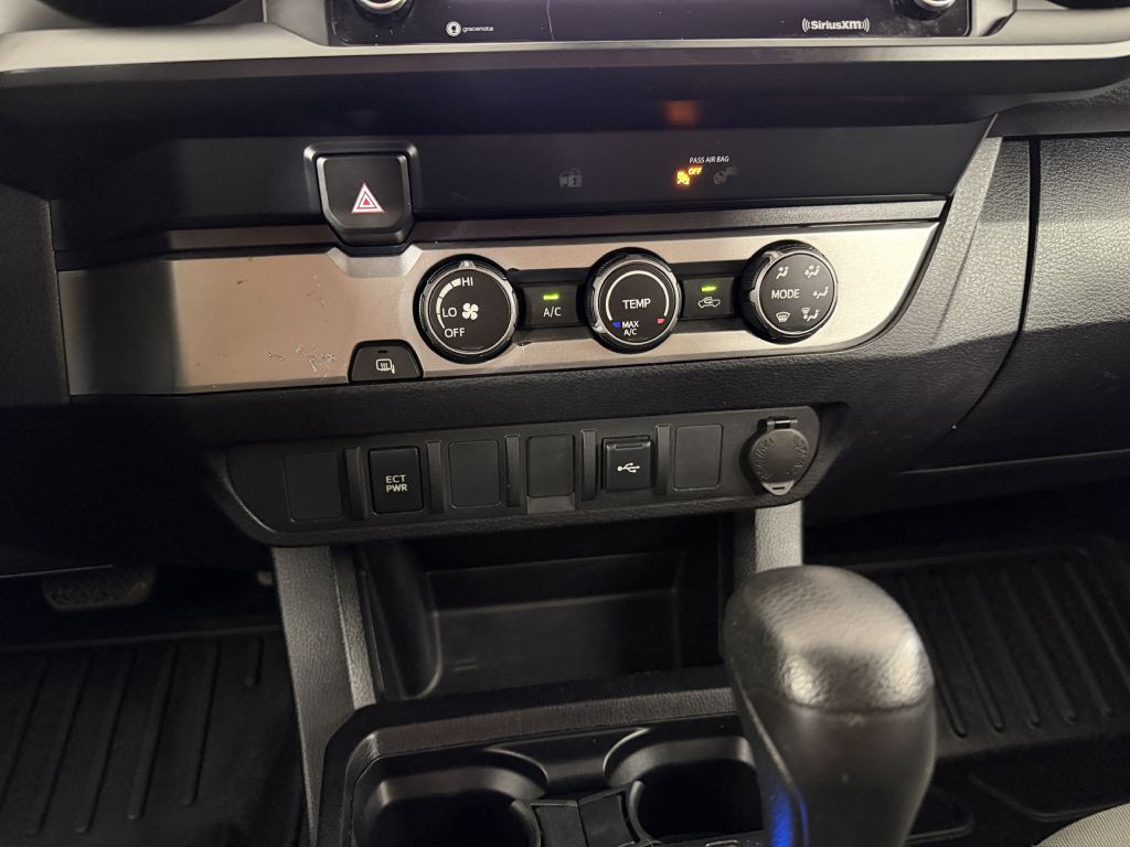 2020 Toyota Tacoma Image 21