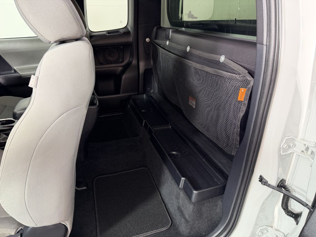 2020 Toyota Tacoma Image 29