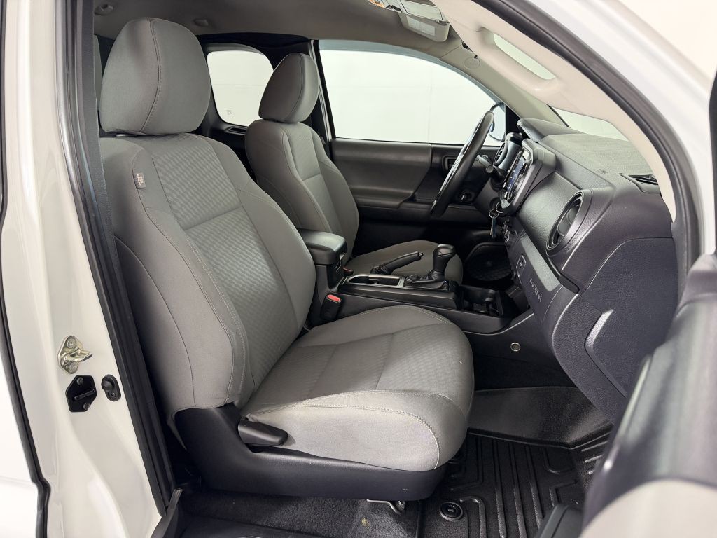 2020 Toyota Tacoma Image 38