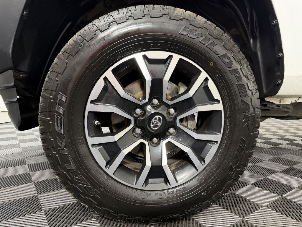 2020 Toyota Tacoma Image 40