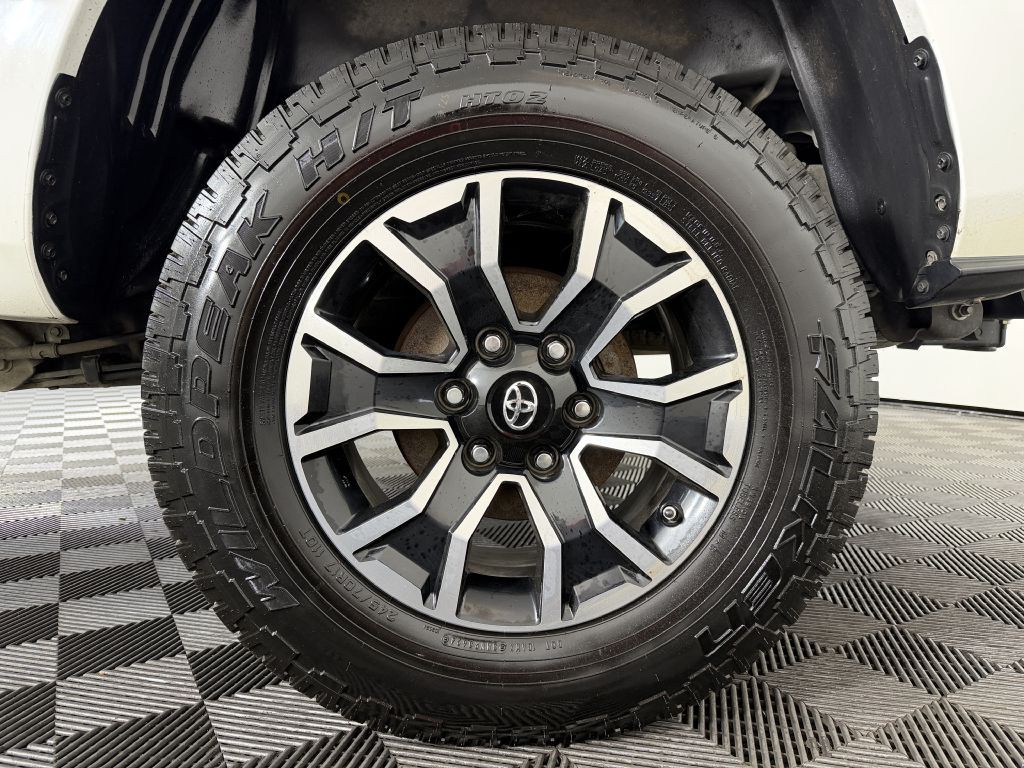 2020 Toyota Tacoma Image 41