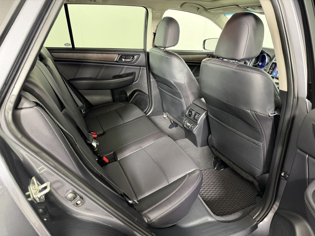 2018 Subaru Outback Image 16
