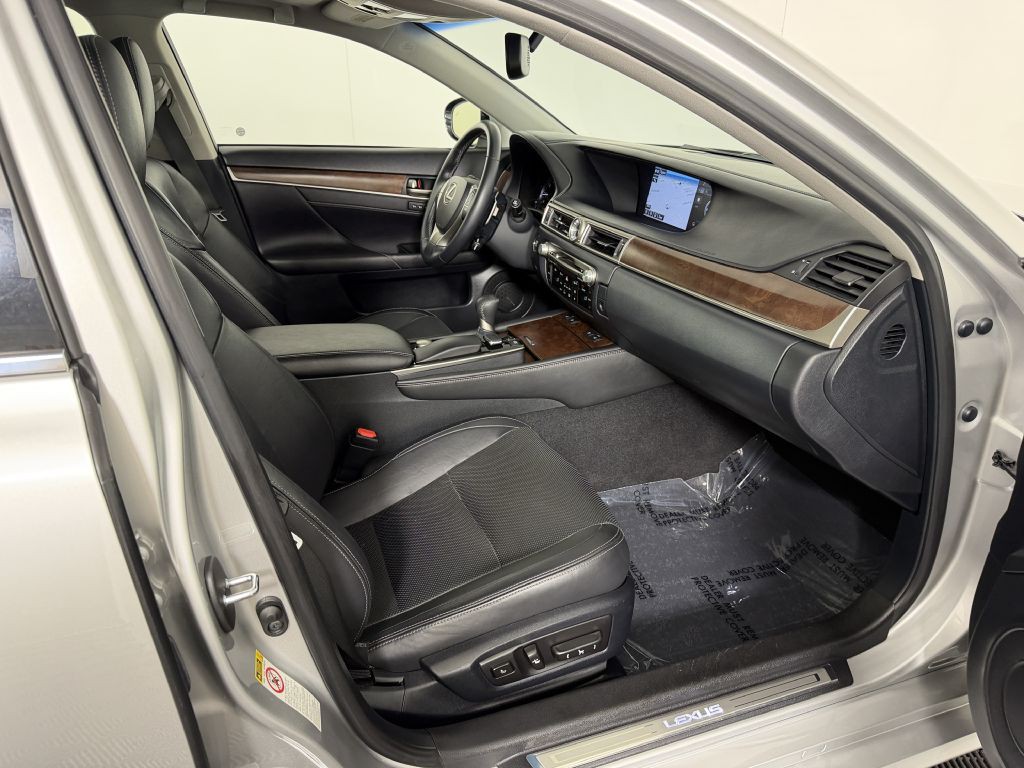 2015 Lexus GS Image 23