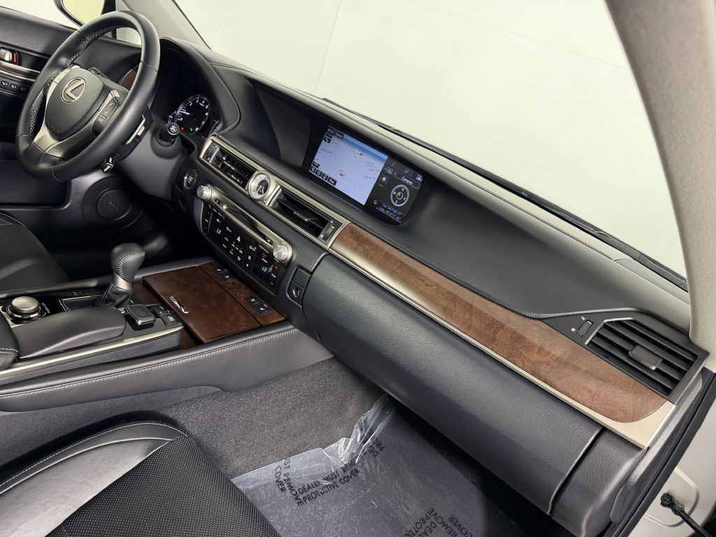 2015 Lexus GS Image 24