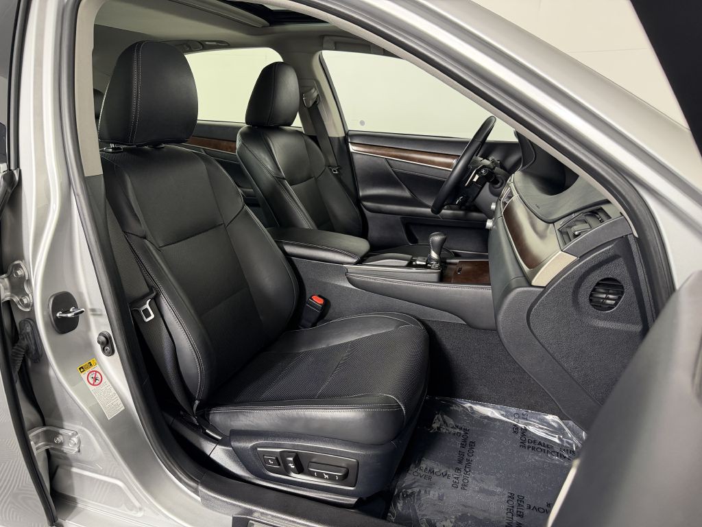 2015 Lexus GS Image 25