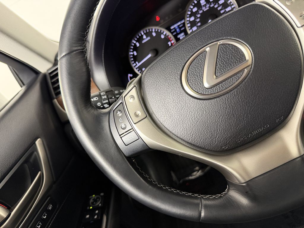 2015 Lexus GS Image 38