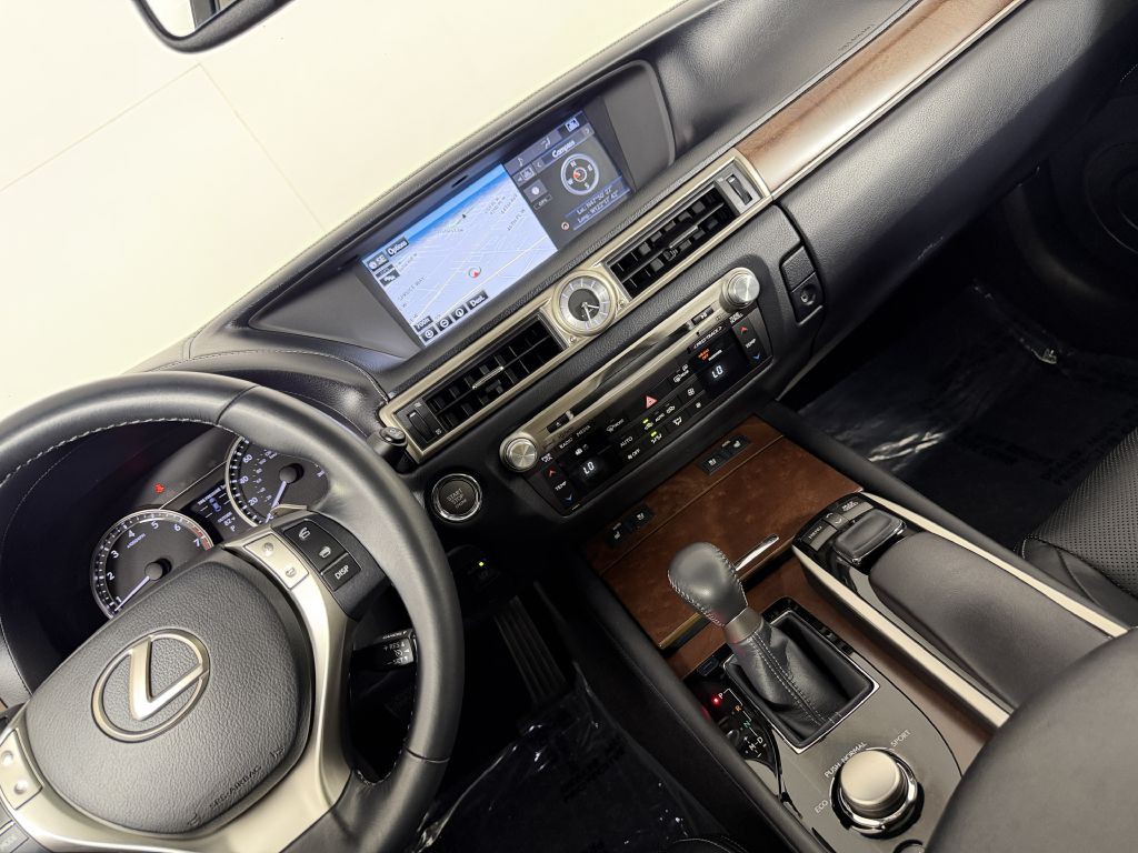 2015 Lexus GS Image 39