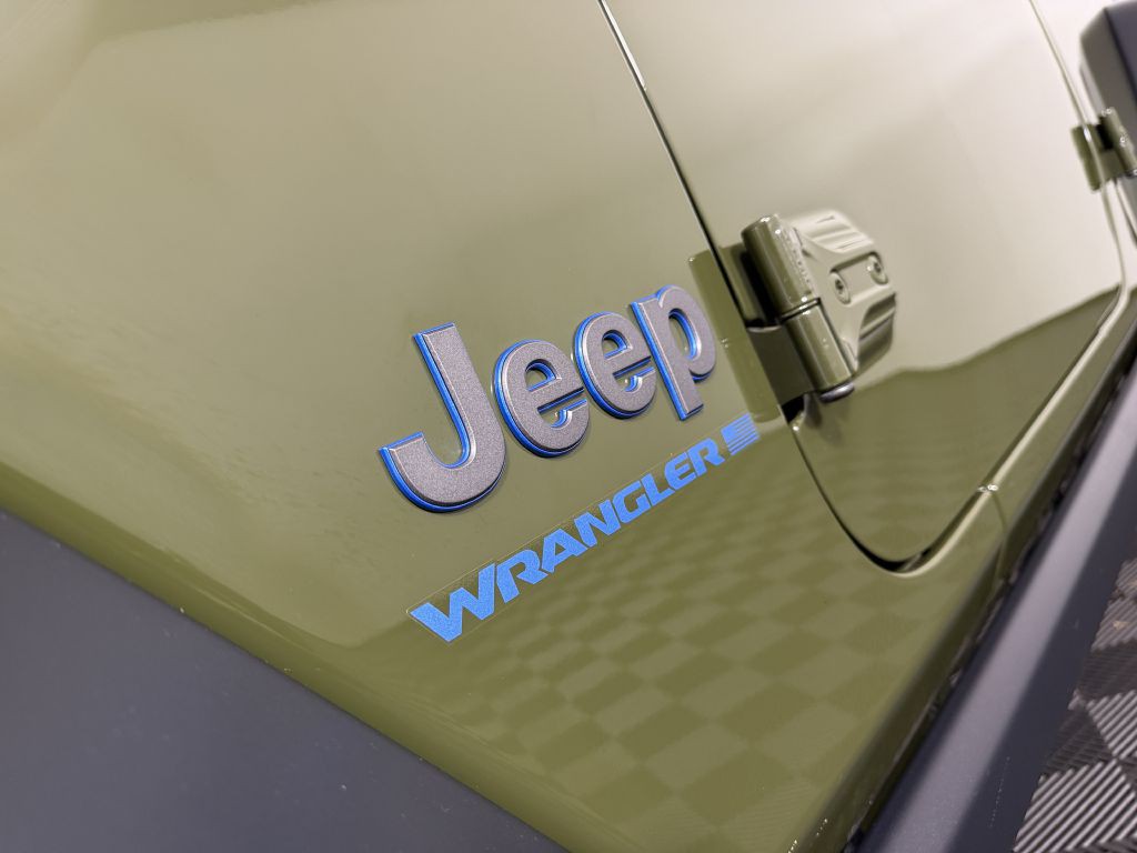 2023 Jeep Wrangler Image 17