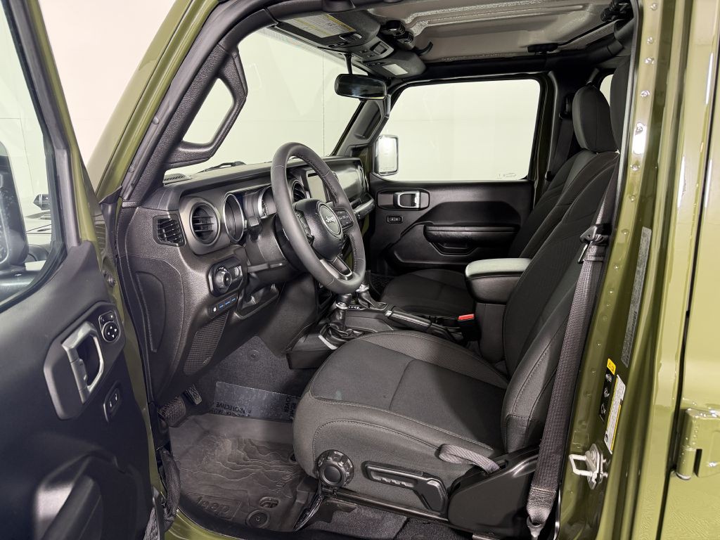 2023 Jeep Wrangler Image 27