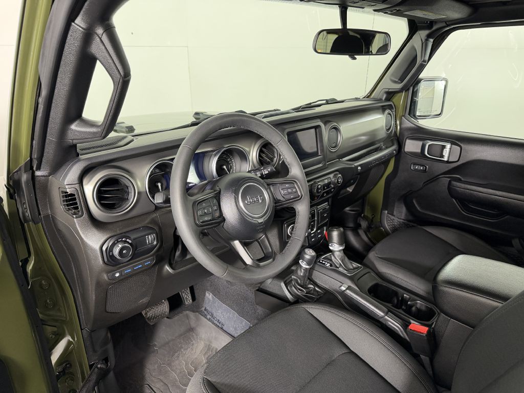 2023 Jeep Wrangler Image 28