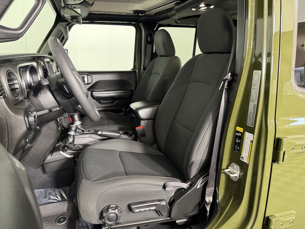 2023 Jeep Wrangler Image 29
